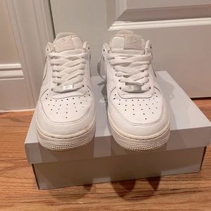 Air Force 1’s kids size 7 (worn)